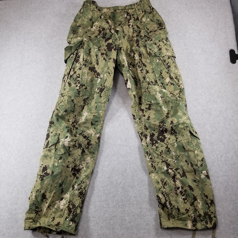 US Navy NWU Type III Men's Cargo Pants Camouflage Green AOR2 Size Small Regular